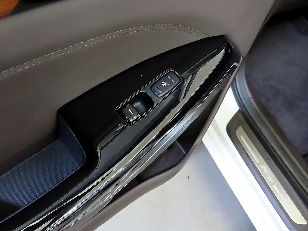Kia K7 — photo 16
