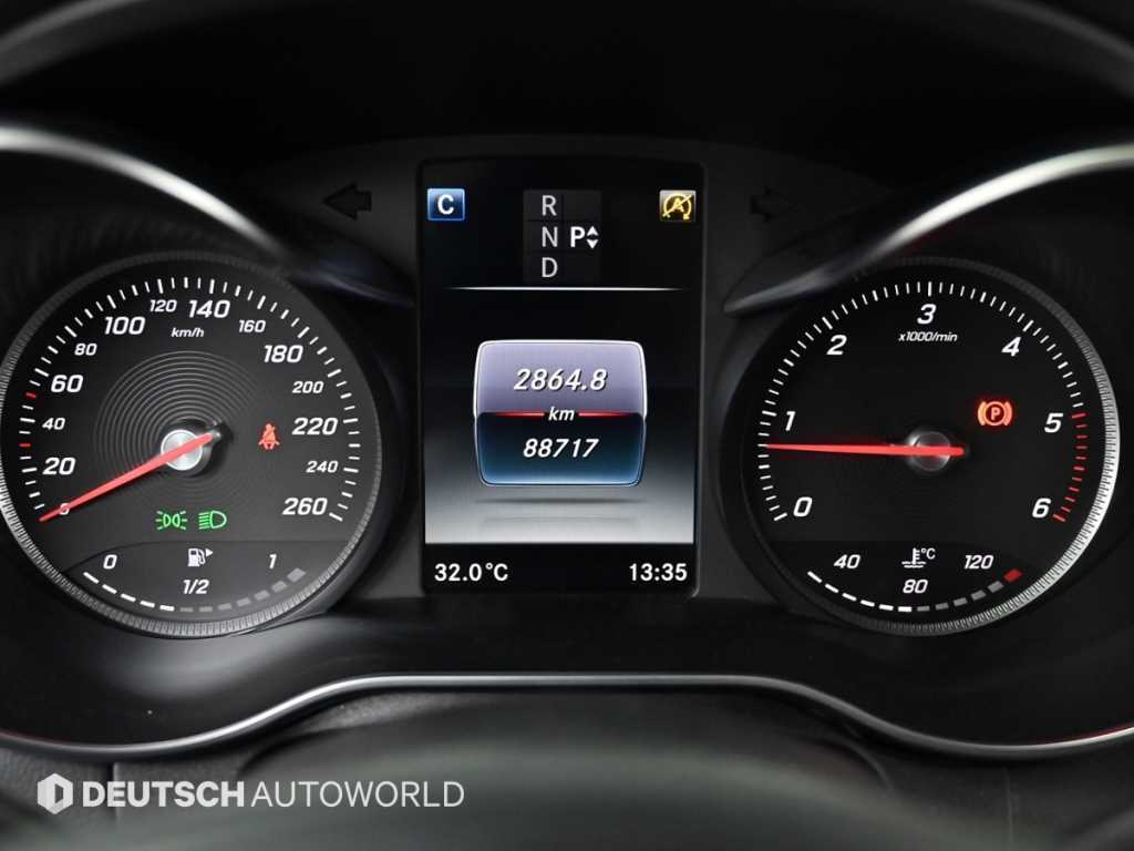 Mercedes-Benz C-Class — photo 08