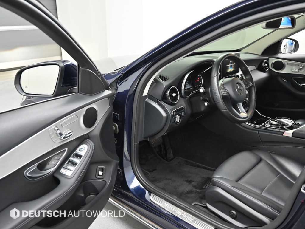 Mercedes-Benz C-Class — photo 11