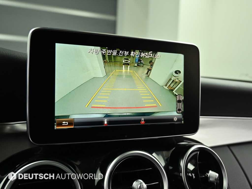 Mercedes-Benz C-Class — photo 15