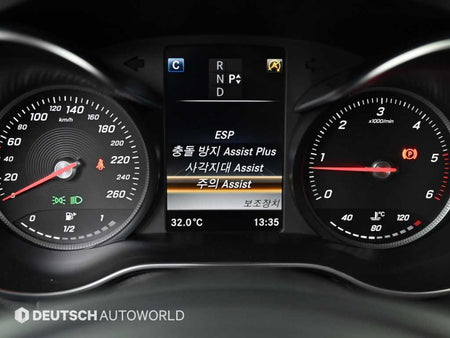 Mercedes-Benz C-Class — photo 16