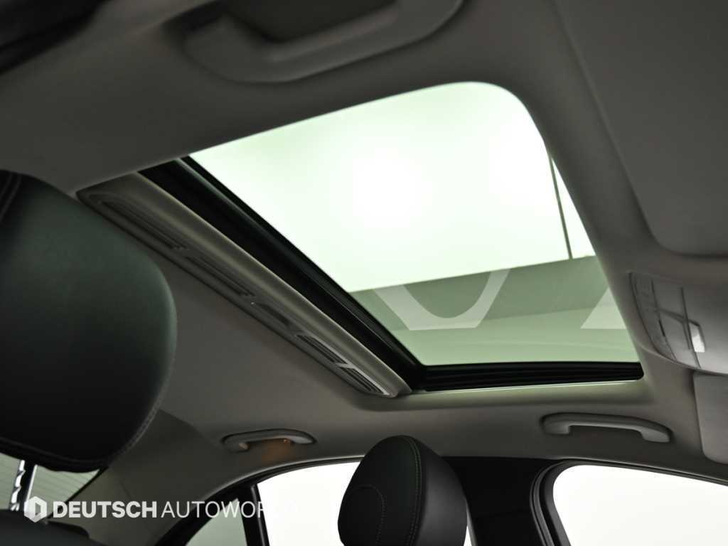 Mercedes-Benz C-Class — photo 18