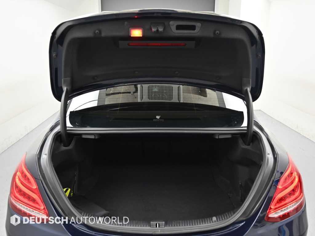 Mercedes-Benz C-Class — photo 19