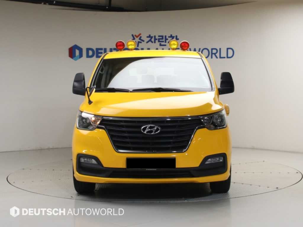 Hyundai Starex — photo 03