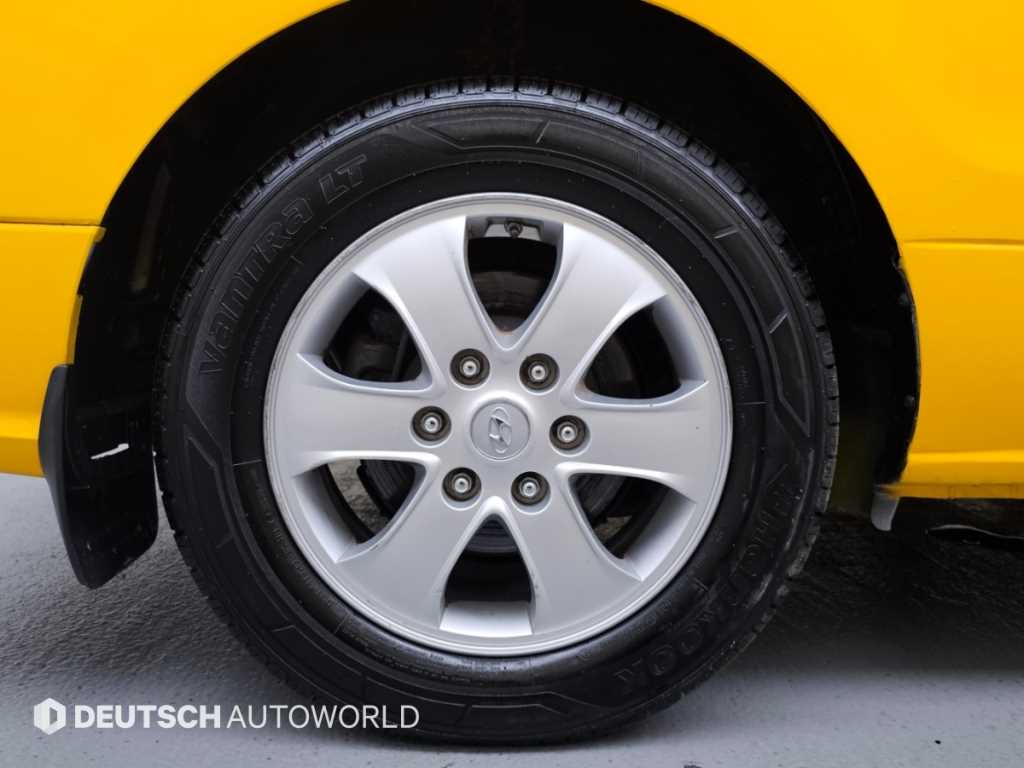 Hyundai Starex — photo 05