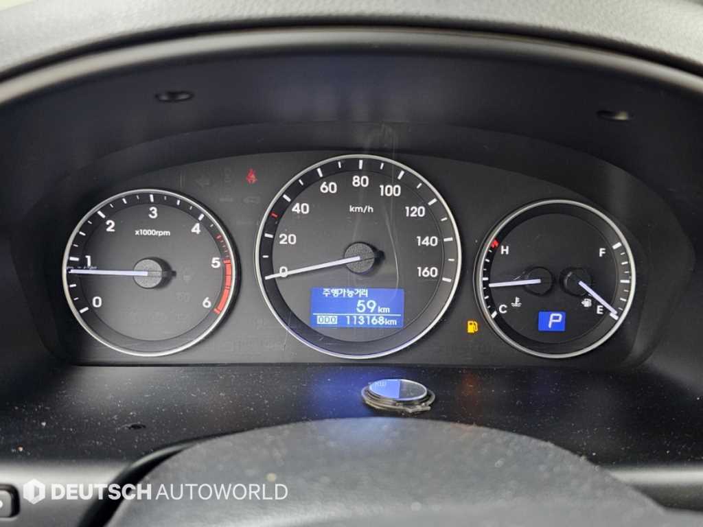 Hyundai Starex — photo 08