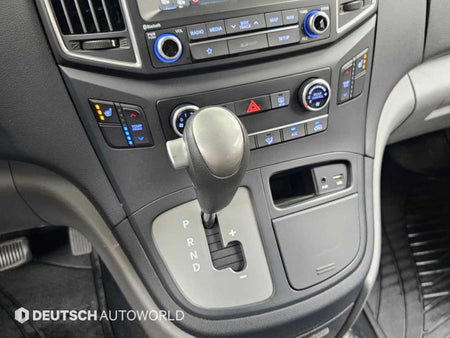 Hyundai Starex — photo 09