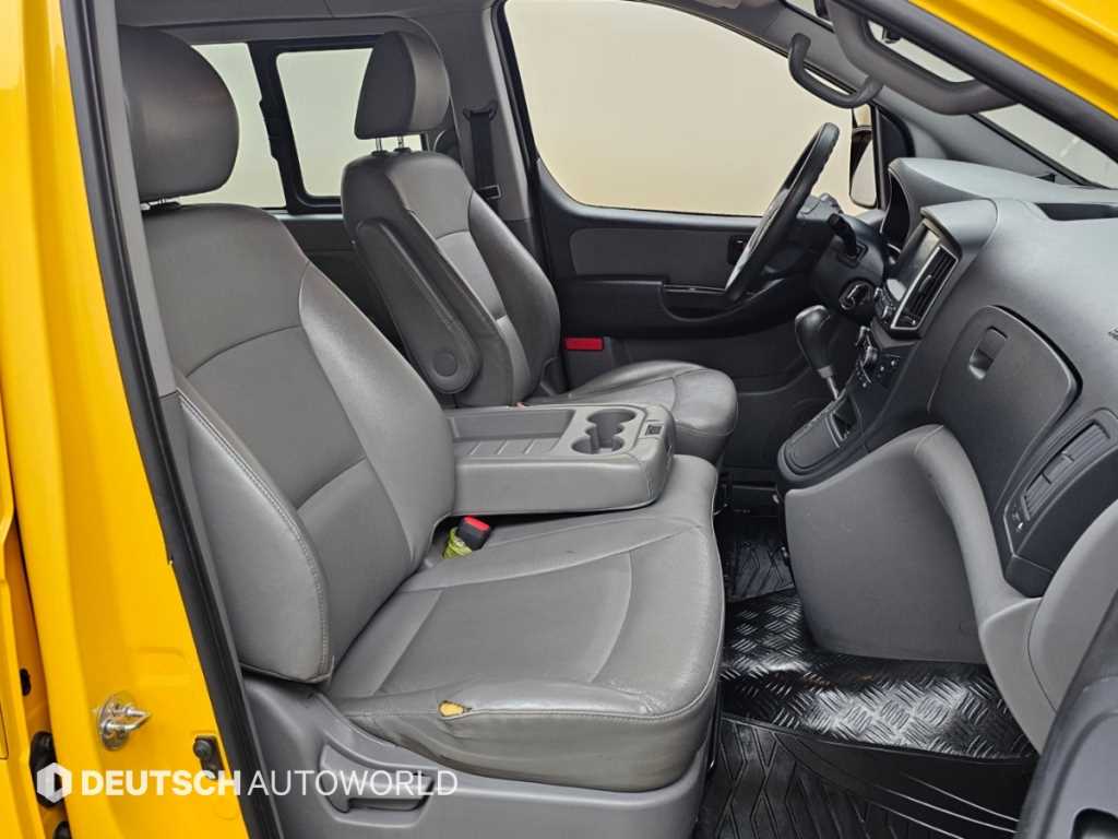 Hyundai Starex — photo 10