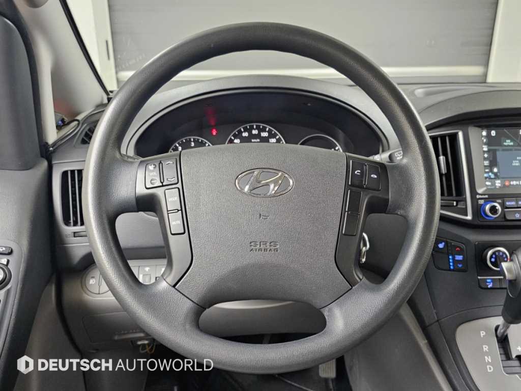 Hyundai Starex — photo 13