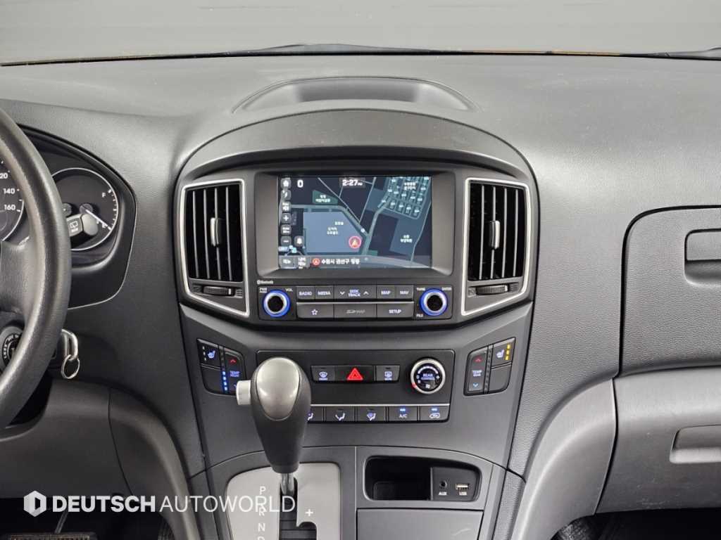 Hyundai Starex — photo 14