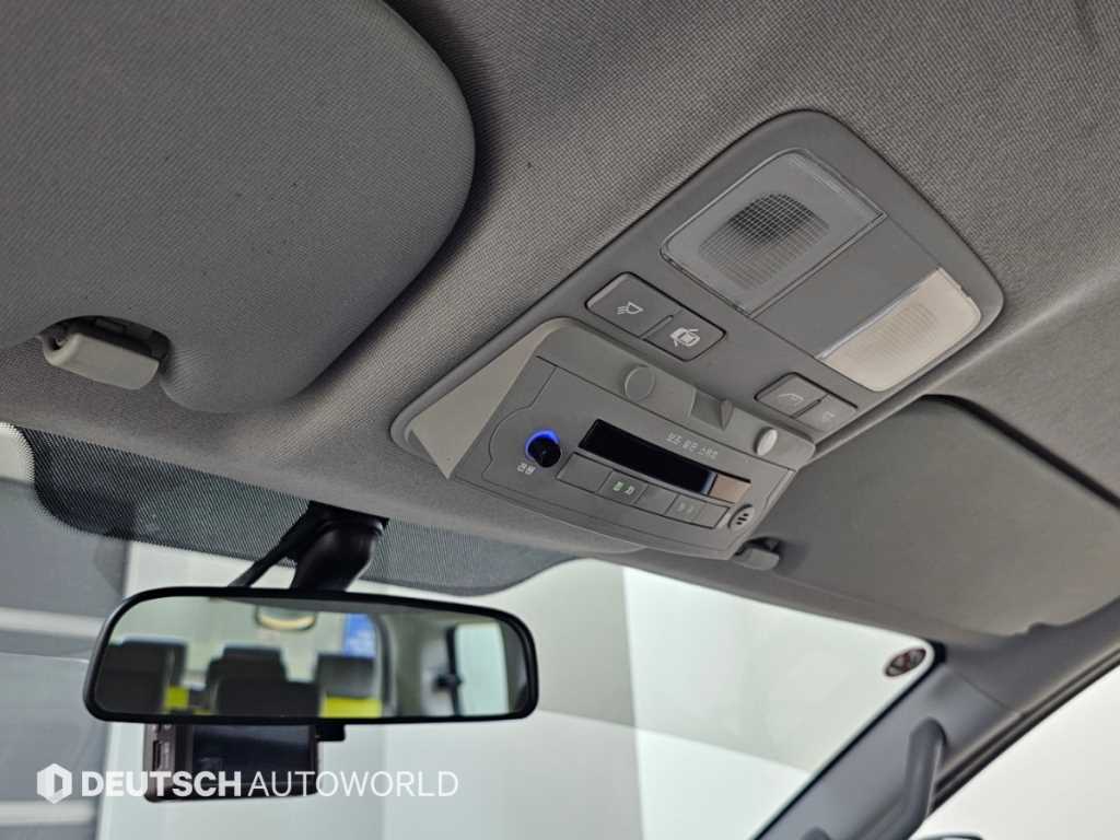 Hyundai Starex — photo 18