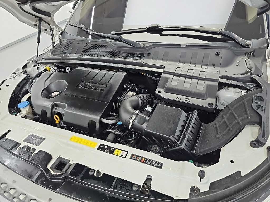 Land Rover Range Rover Evoque — photo 05