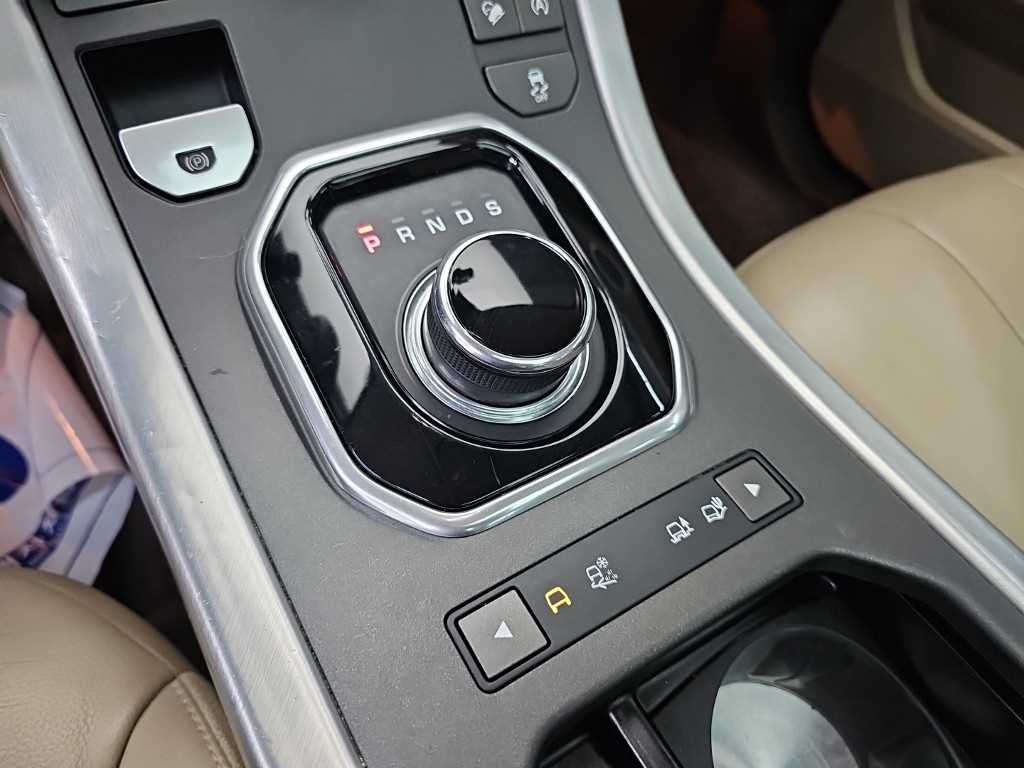 Land Rover Range Rover Evoque — photo 08