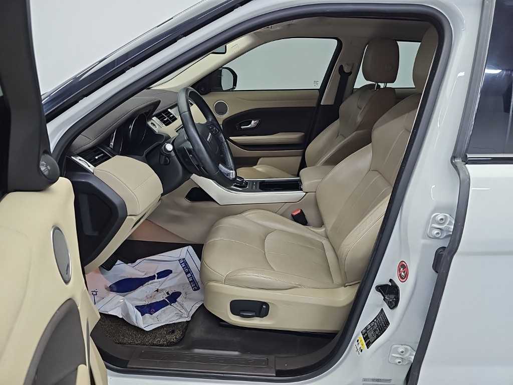 Land Rover Range Rover Evoque — photo 11