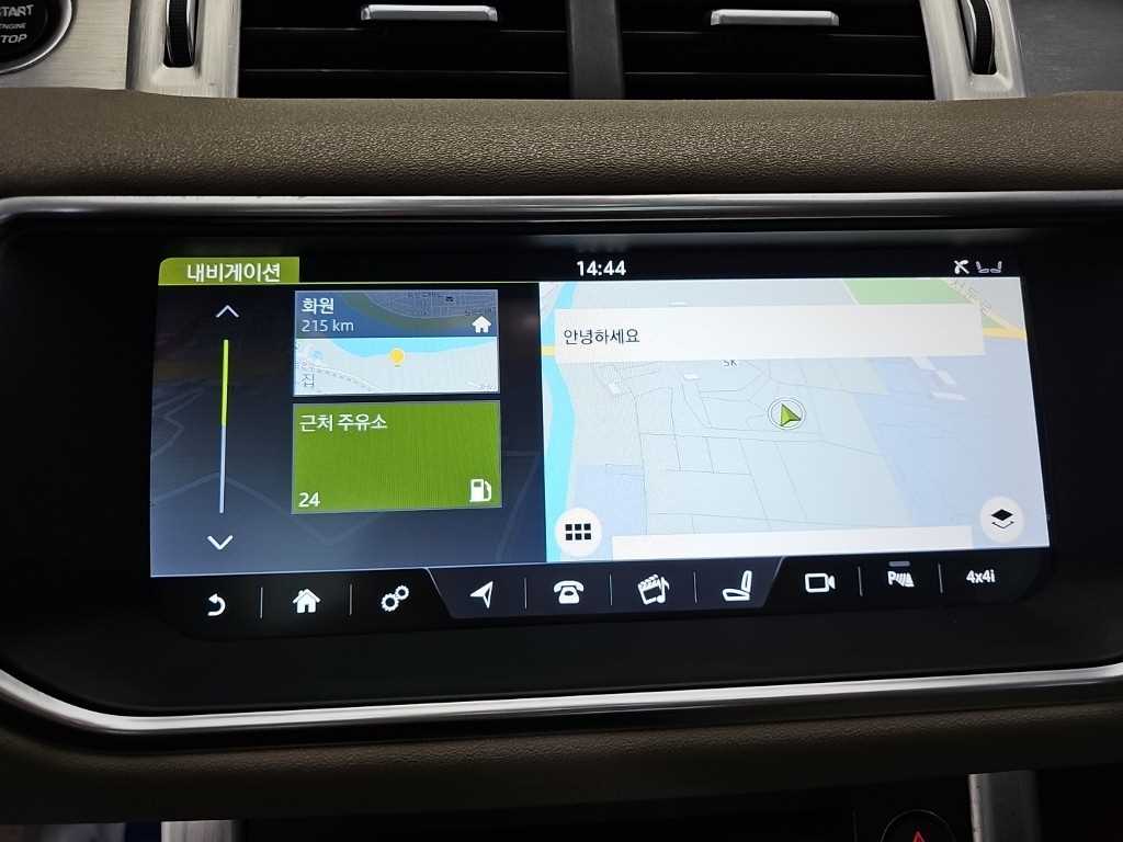 Land Rover Range Rover Evoque — photo 14