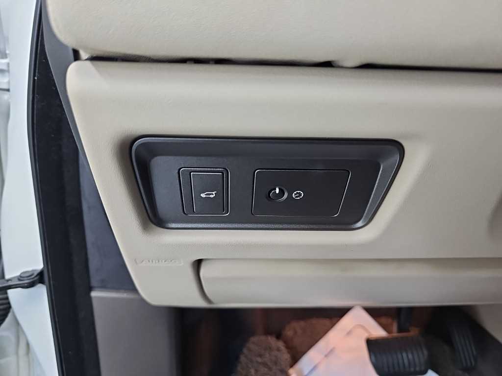 Land Rover Range Rover Evoque — photo 18