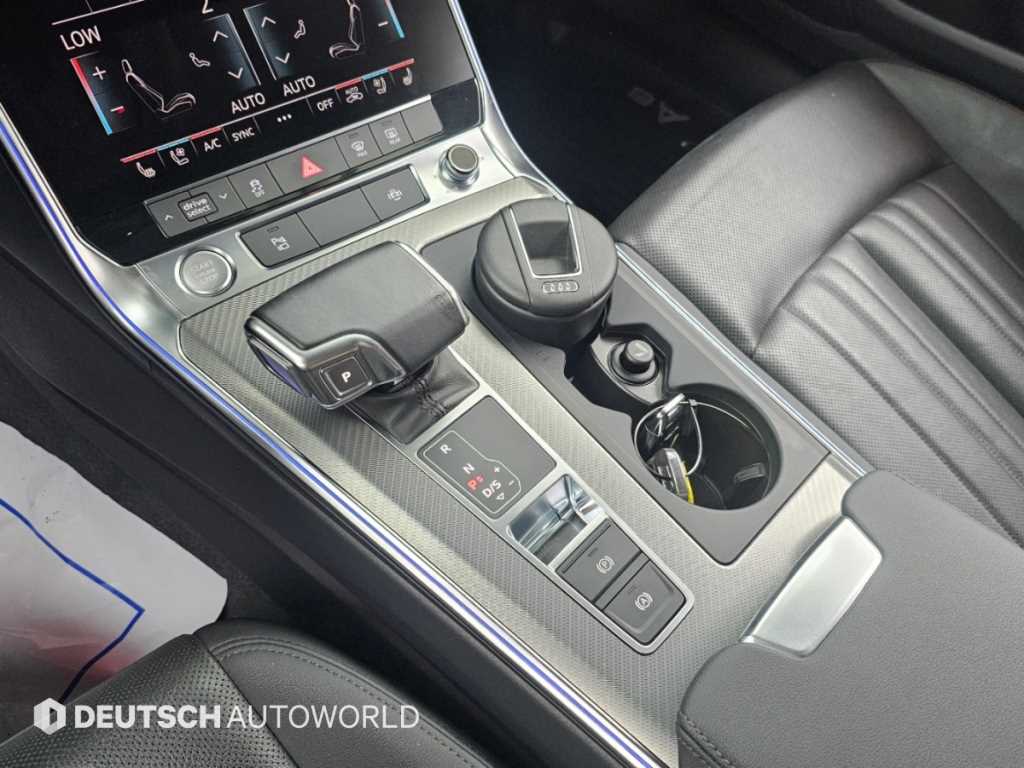 Audi A6 — photo 09