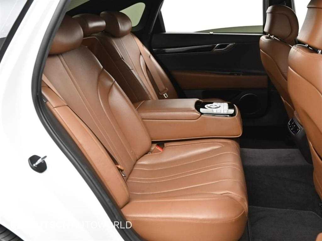 Genesis G80 — photo 12