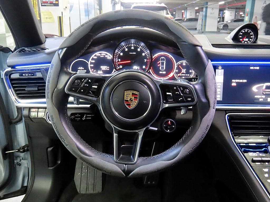 Porsche Panamera — photo 08