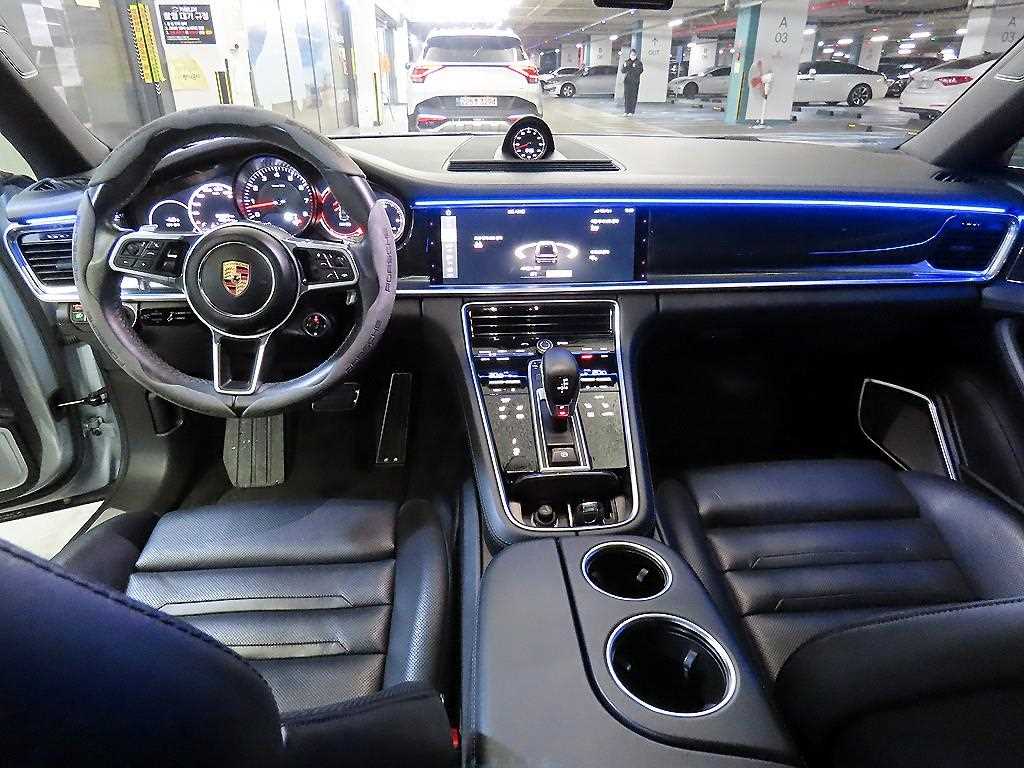 Porsche Panamera — photo 10