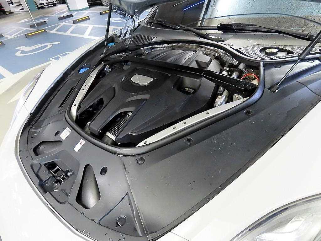 Porsche Panamera — photo 19