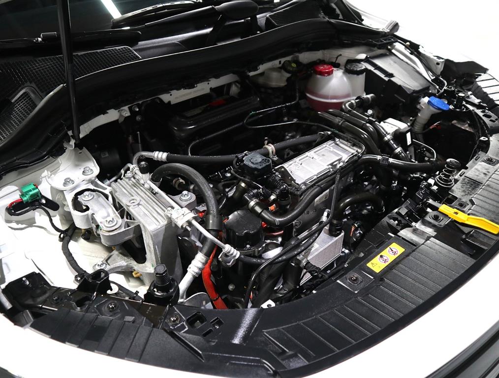 Mercedes-Benz EQA — photo 06