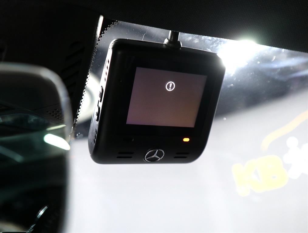 Mercedes-Benz EQA — photo 13