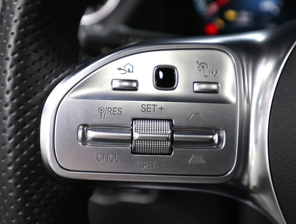 Mercedes-Benz EQA — photo 14
