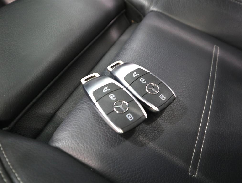 Mercedes-Benz EQA — photo 15