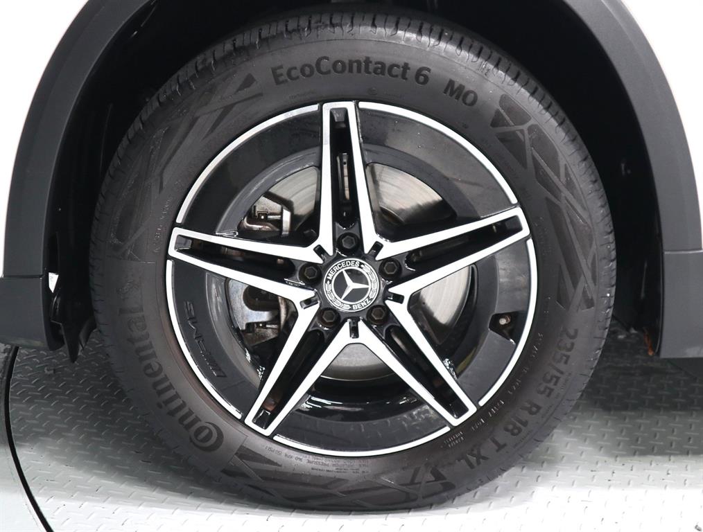 Mercedes-Benz EQA — photo 18