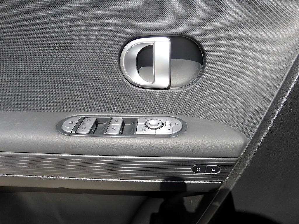 Hyundai Ioniq5 — photo 11