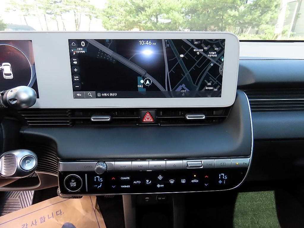 Hyundai Ioniq5 — photo 13