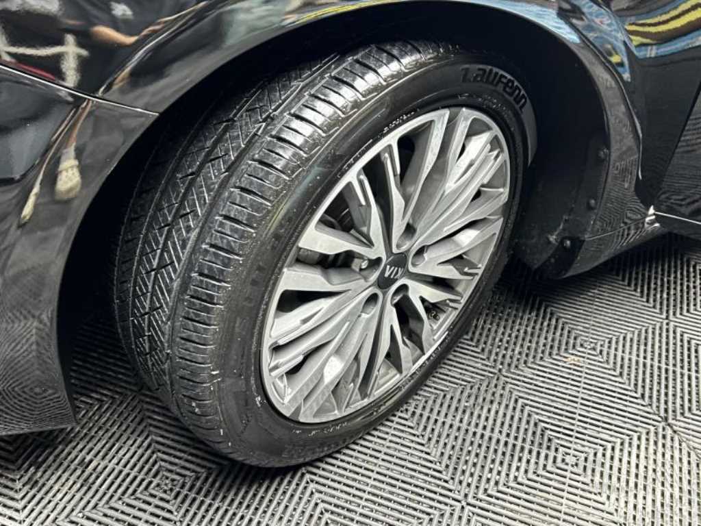 Kia K7 — photo 18