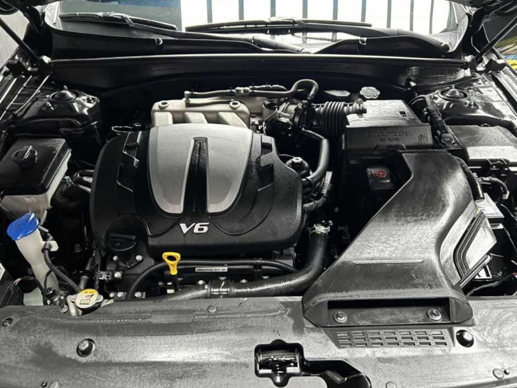Kia K7 — photo 19