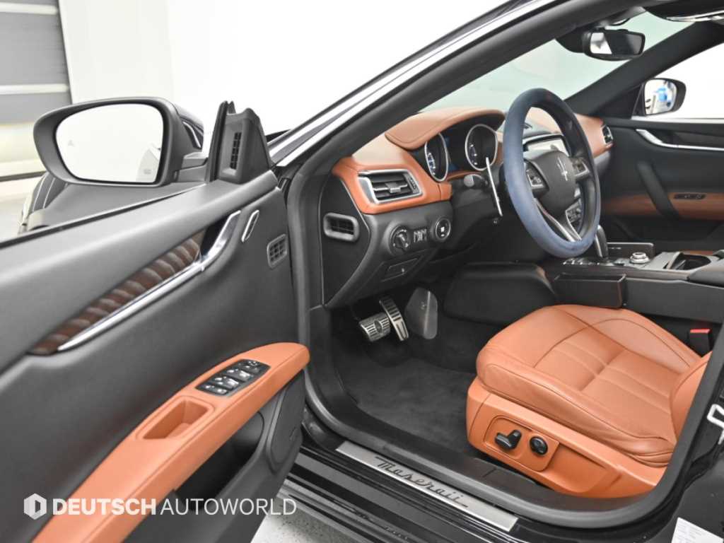 Maserati Ghibli — photo 11