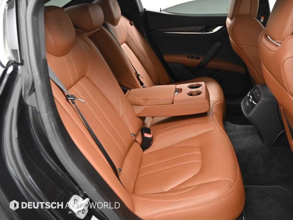 Maserati Ghibli — photo 12
