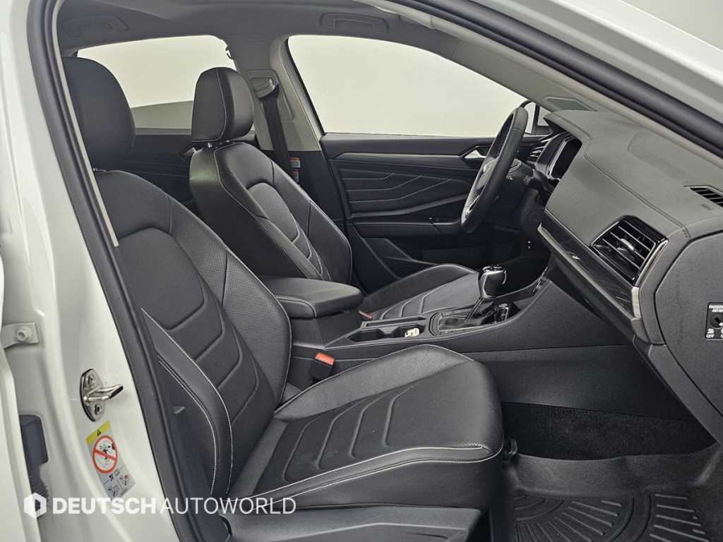 Volkswagen Jetta — photo 10