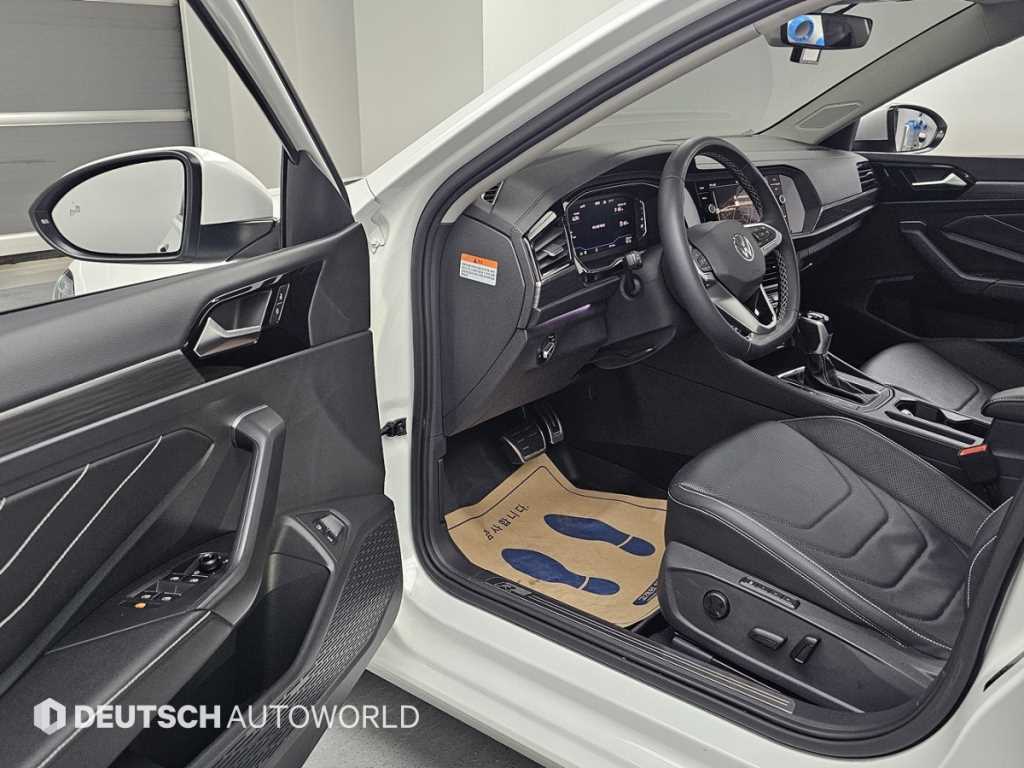 Volkswagen Jetta — photo 11