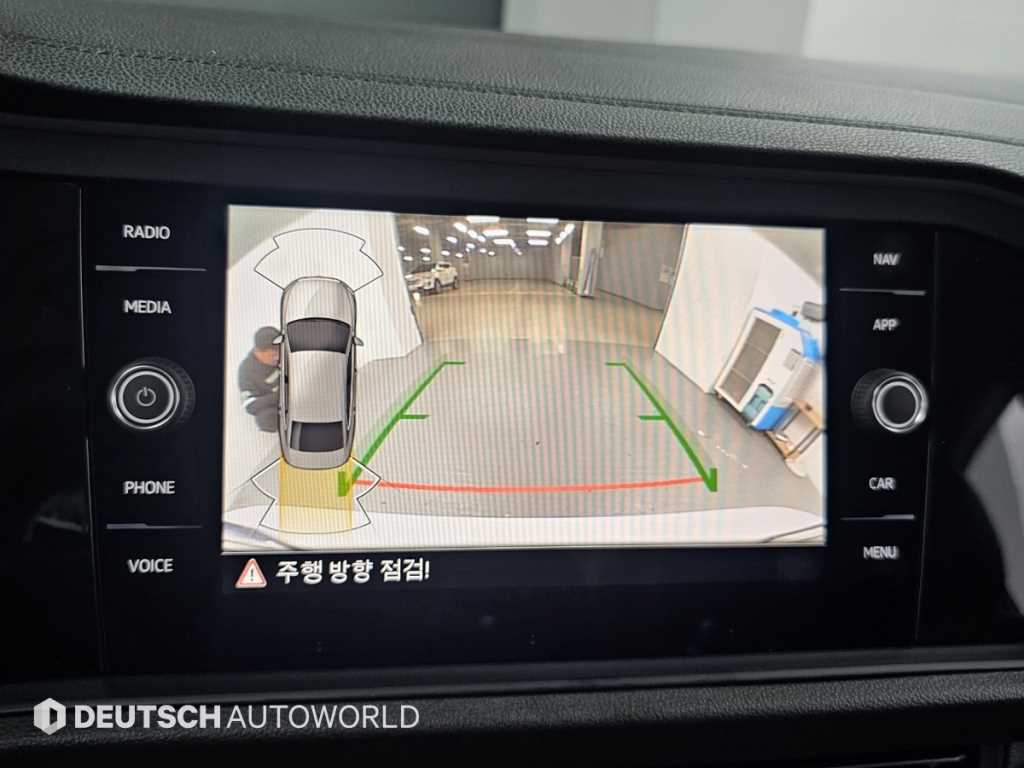 Volkswagen Jetta — photo 15