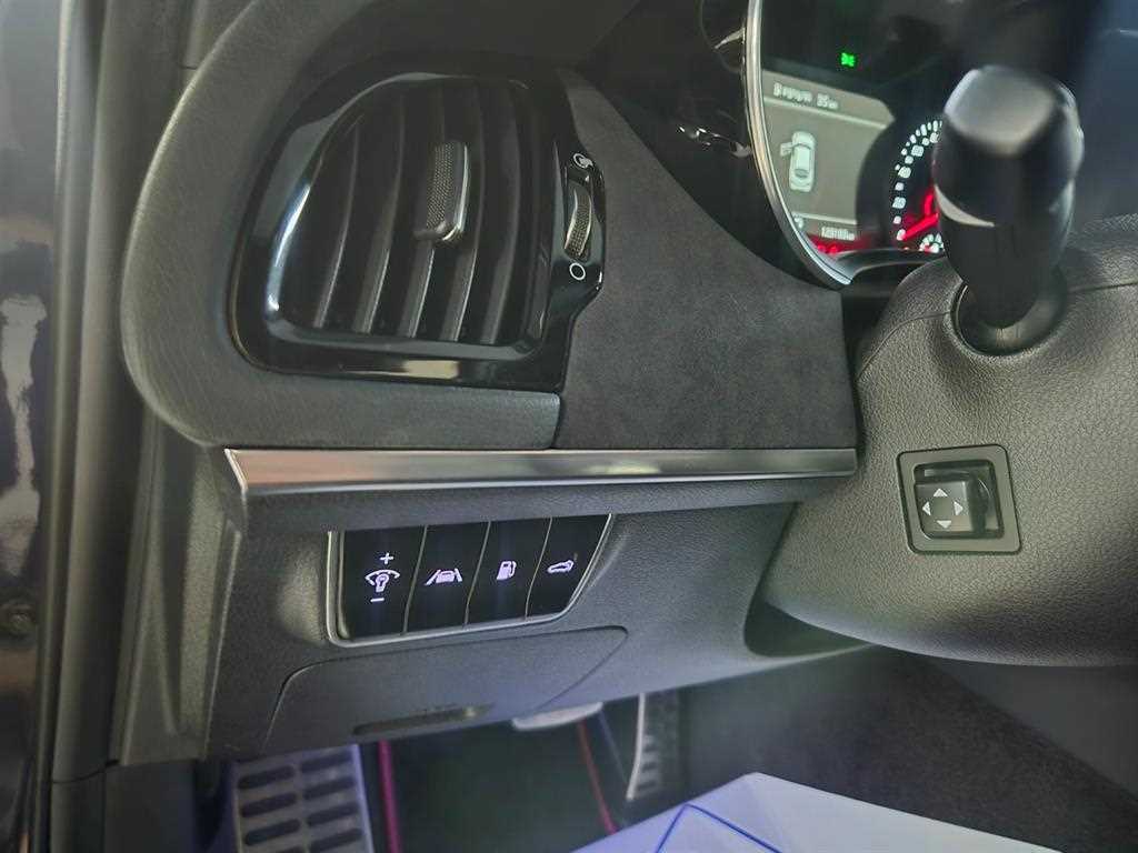 Kia Stinger — photo 14
