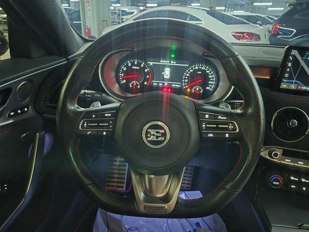 Kia Stinger — photo 15