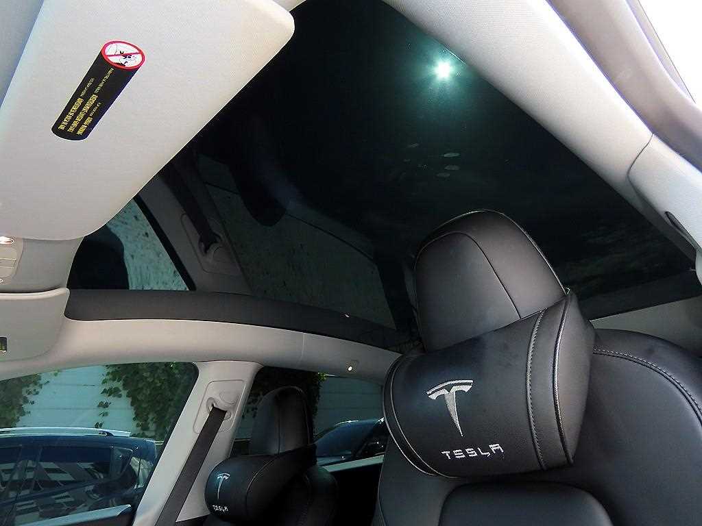 Tesla Model Y — photo 16