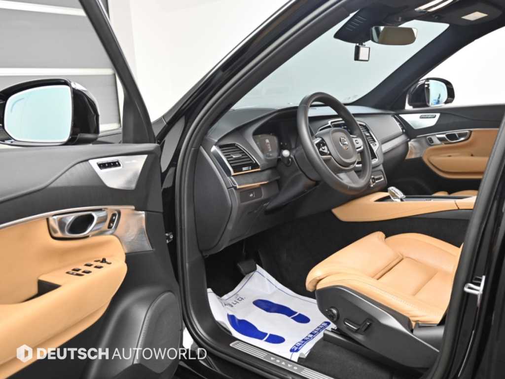 Volvo XC90 — photo 11