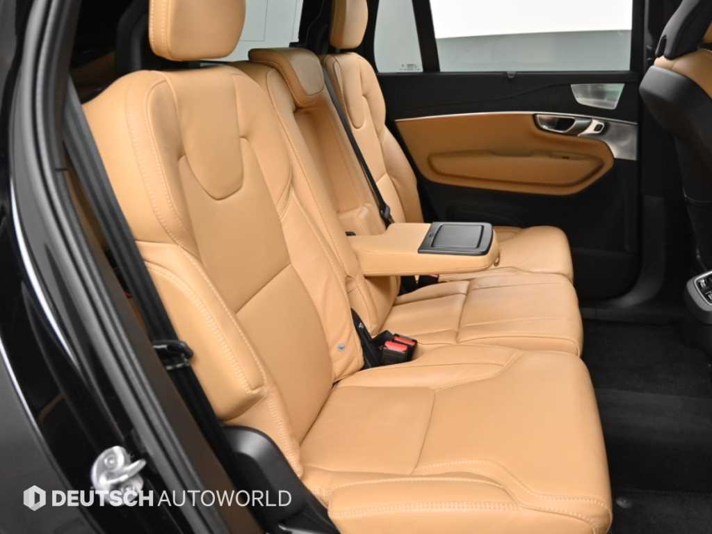 Volvo XC90 — photo 12