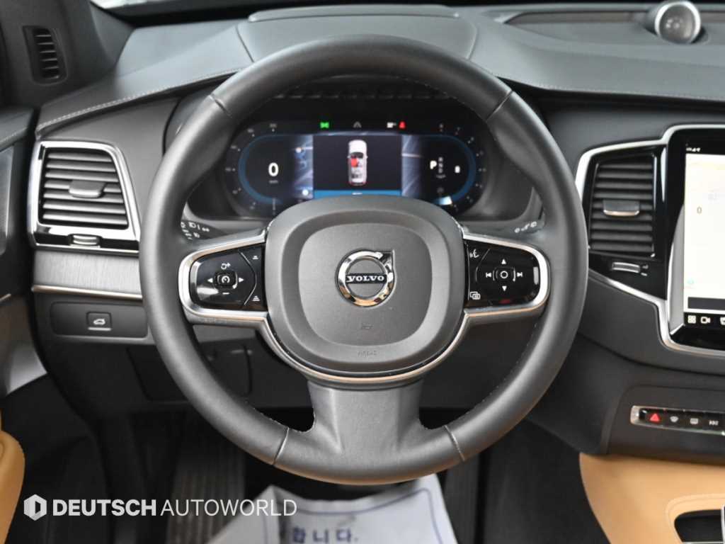 Volvo XC90 — photo 13