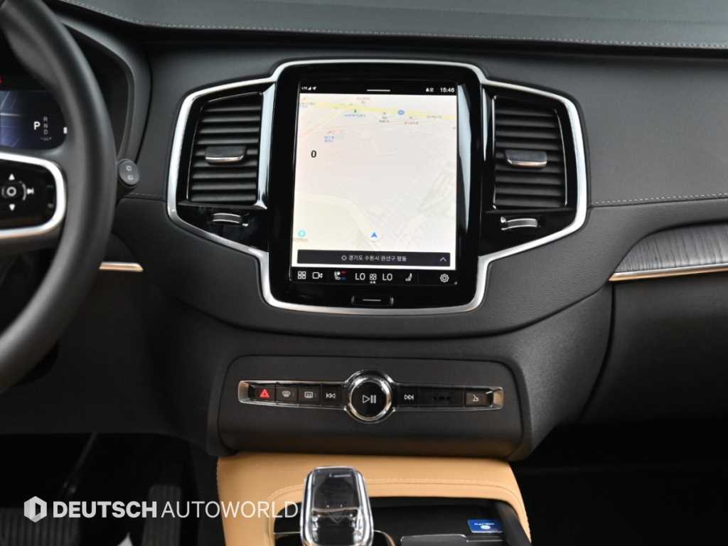 Volvo XC90 — photo 14