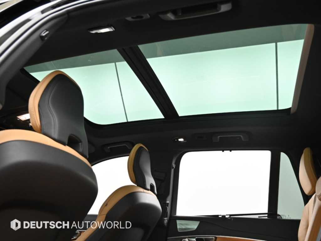 Volvo XC90 — photo 18