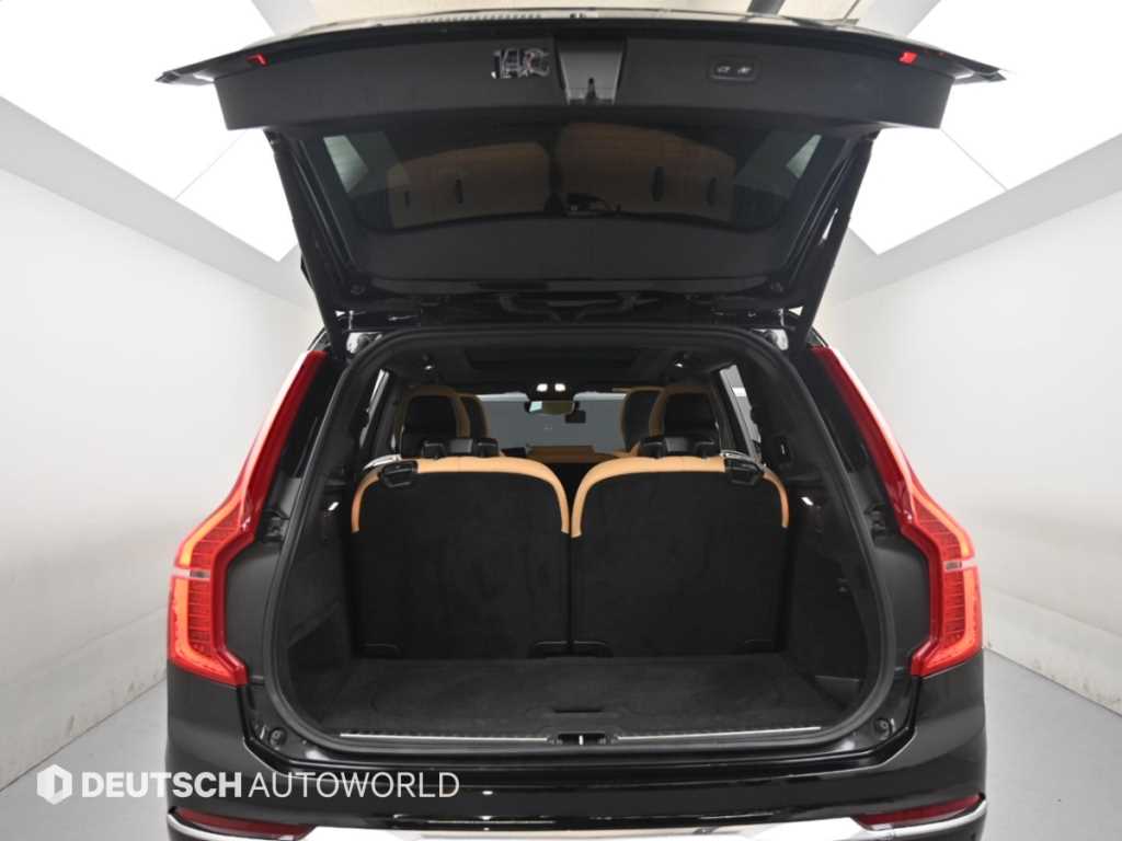 Volvo XC90 — photo 19