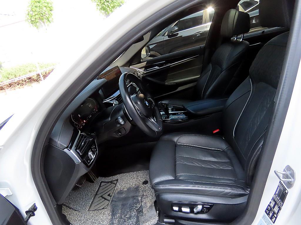 BMW 5-Series — photo 05