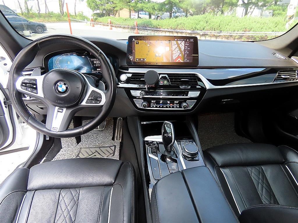 BMW 5-Series — photo 07